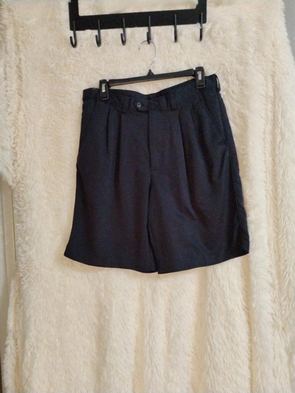 Izod Blue Men's Golf Shorts Size 32 EUC